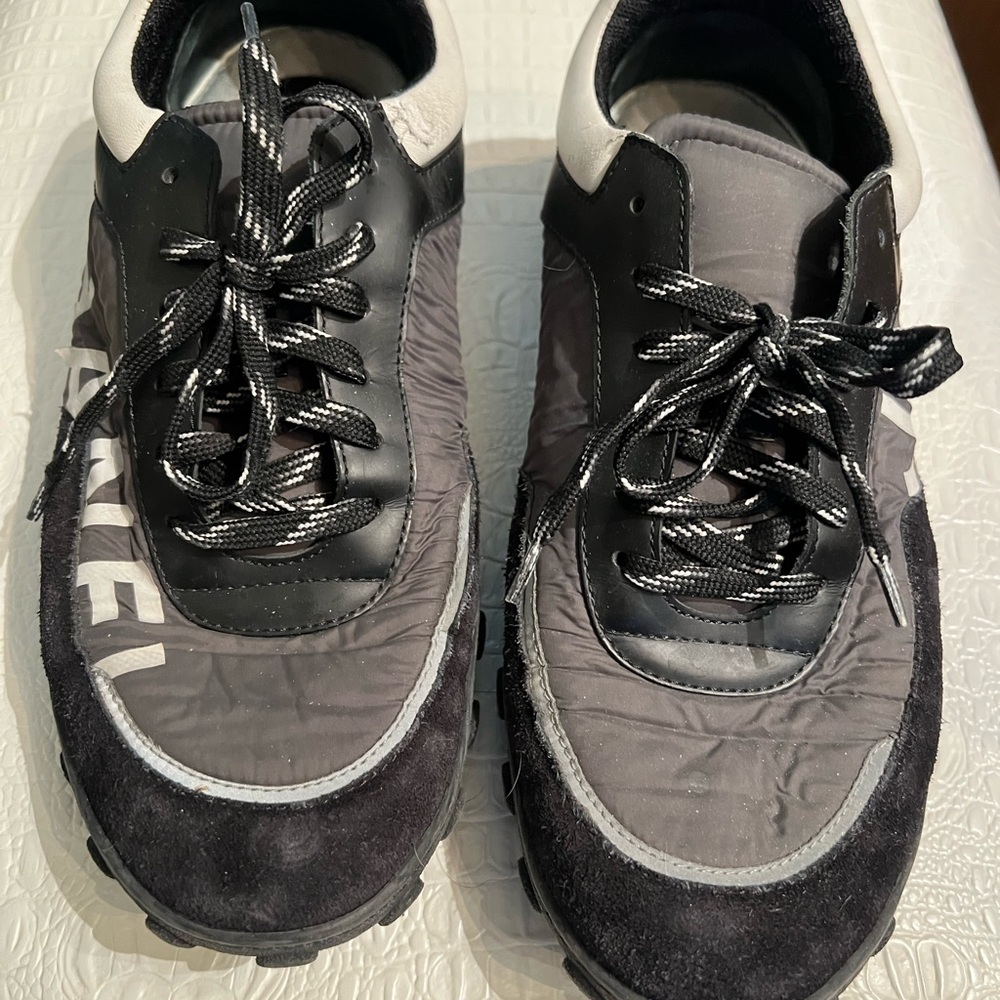 Women’s Chanel sneakers black and white size 41 10